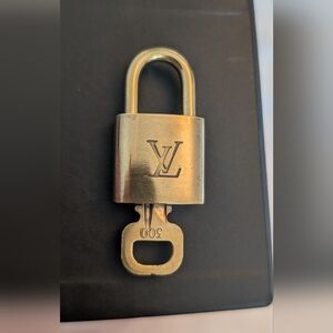 Louis‎ Vuitton Padlock key set